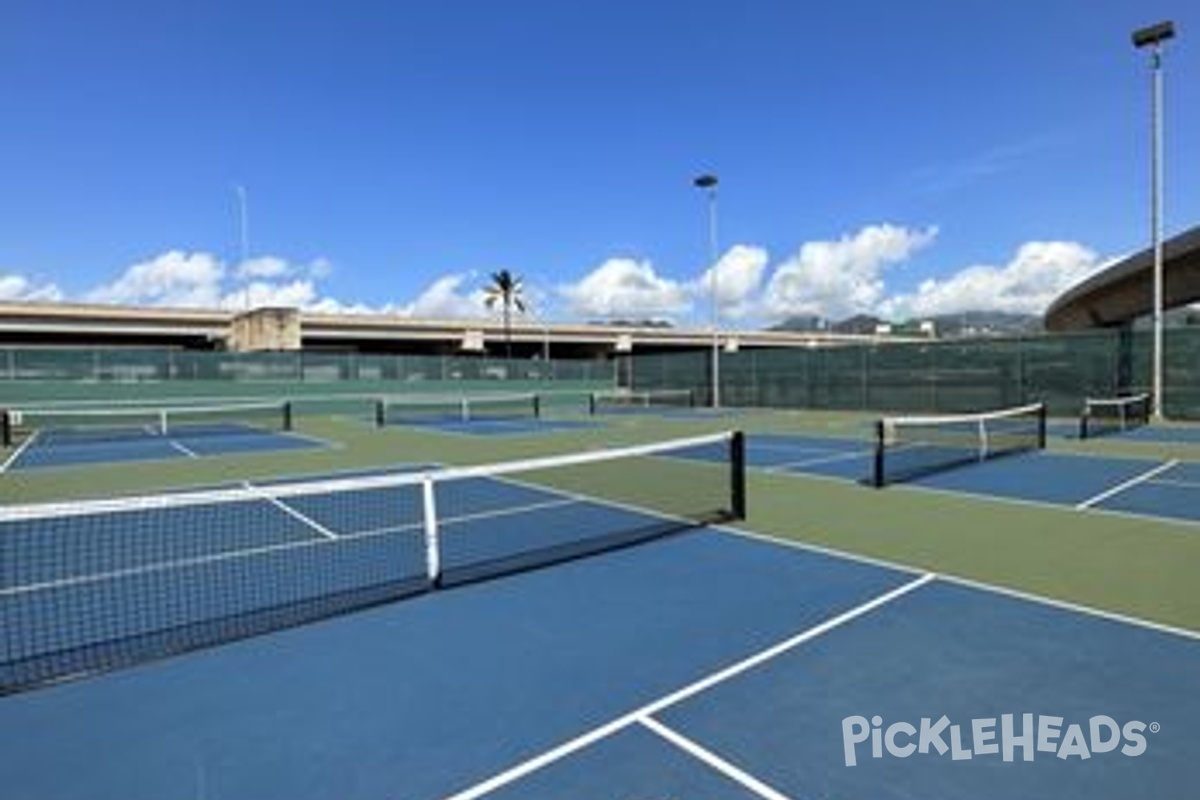 Photo of Pickleball at Keʻehi Lagoon Beach Park